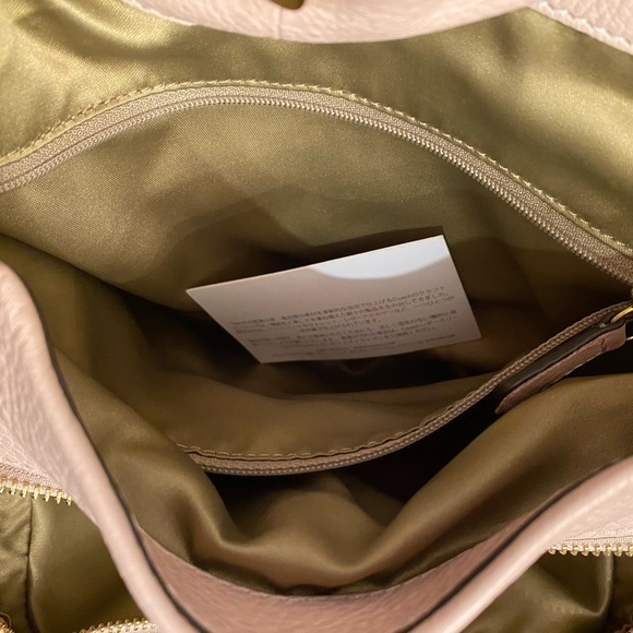 Gently used Coach Baby Pink Edie 31 Dalton Bag Purse Handbag Pocket Book - Picture 3 of 15